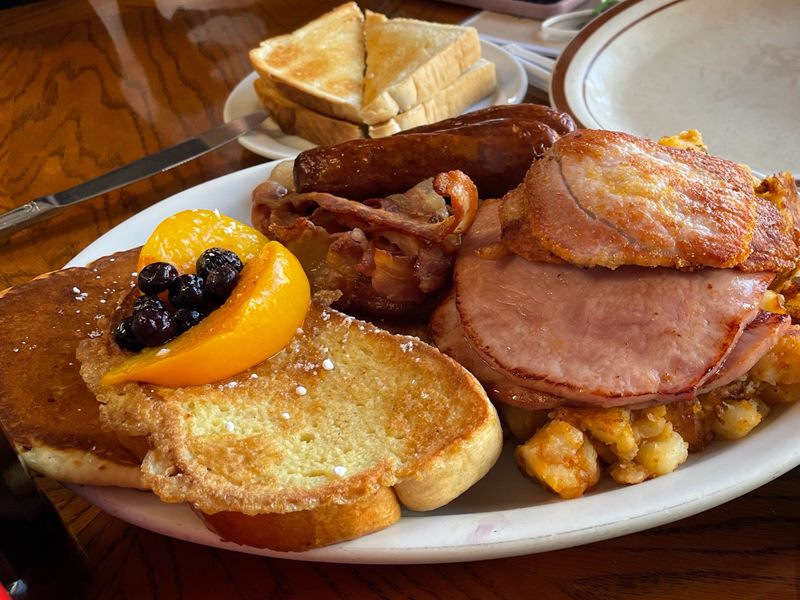 Uptown Restaurant food